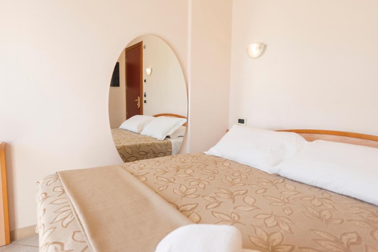 Hotel Residence Imperial 미사노아드리아티코 외부 사진