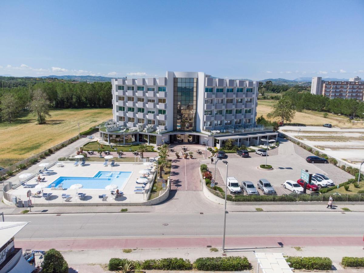 Hotel Residence Imperial 미사노아드리아티코 외부 사진